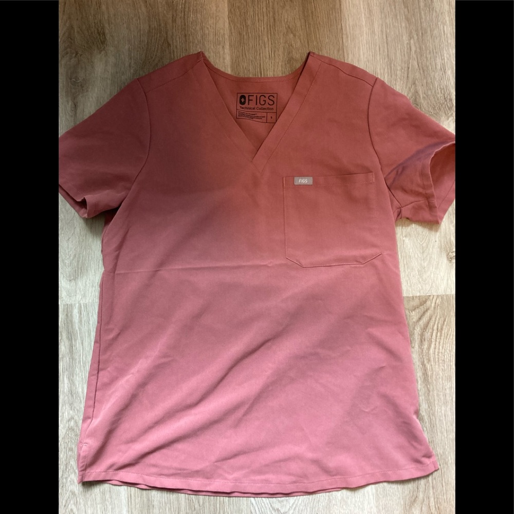 Figs mauve scrub top size small